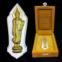 ราคา B052 พระปางลีลา 25พุทธศตวรรษ เนื้อชิน เงิน หน้ากากทอง พระพุทธชยวันตี ปี 2500 ขนาด 2.0X5.0 ซม. (1735499153647371632)