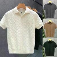 ราคา เสื้อโปโลคอวี คอปกทรงนกนางนวล แขนสั้น ผ้าถักสำหรับผู้ชาย คอปกพับแบบมีเท็กซ์เจอร์ เสื้อยืดสไตล์ Old Money สำหรับฤดูร้อน ผลิตจากโรงงาน (1734749948322284724)