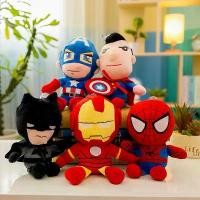 ราคา ตุ๊กตาผ้าพลัฌ ธีมอเวนเจอร์ส สไปเดอร์แมน และกัปตันอเมริกา ตุ๊กตายัดไส้ ของขวัญอะนิเมะการ์ตูน ตุ๊กตา น้องดรีม งานเครื่อง หมา มนต์ รัก กล่อง สุ่ม จุ่ม สติทซ์ ตู้เกมส์ หยอดเหรียญ ตุ๊ (1731658854403180218)