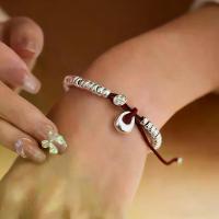 ราคา สร้อยข้อมือเชือกแดง ร่มสุขสันต์และความสุข ของขวัญวันวาเลนไทน์ สวยงาม เหมาะสำหรับทุกคน กําไล แฟชั่น สร้อย ข้อ เท้า ผู้ หญิง 18 แท้ เชือกถัก ข้อมือ คู่ รัก (1734819282892915720)