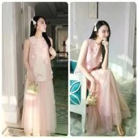 ราคา French Korea ชุดSetเดรสผ้าไหมสั้น สีชมพู เย็บดอกไม้ป๊อบอัพ 3D+กระโปรงมุ้งยาวบานสวย ใส่ออกงานสวยหวาน Widelia @Real (1735371550144693912)