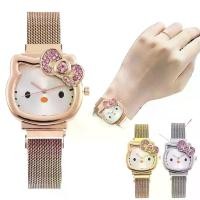 ราคา นาฬิกา Hello Kitty สำหรับเด็ก พร้อมสต็อกในปี 2025 สาย Milan เพชรสีชมพู ดีไซน์แมวกริ๊ง ทันสมัย สำหรับผู้หญิง สร้อยข้อมือแม่เหล็กนาฬิกาควอทซ์ (1733040569904694293)