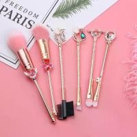 ราคา ชุดแปรงแต่งหน้า ธีมเซเลอร์มูน 6 ชิ้น รวมเครื่องมือแต่งหน้า แปรงอายแชโดว์ คริสตัล และบลัชออน เหมาะสำหรับเครื่องสำอาง Cosmetic ผู้ชาย Cosmetics ผู้หญิง คิ้ว ผิว นุ่ม โกลด์ (1731468260143696031)