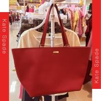 ราคา Kate Spade กระเป๋าถือหนังแท้ สีแดงสด สวยงาม เรียบหรู ดูดี มีเสนห์ ของแท้ 100 (1543804128)