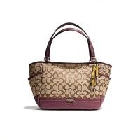 ราคา Coach Park Signature Carrie Handbag รุ่น 23297 Burgundy (244508)