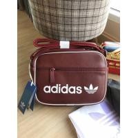 ราคา Adidas Crossbody Bag Mini Airliner Vintage กระเป๋าสะพายข้างแนว sport วัสดุ pu (1180194095)