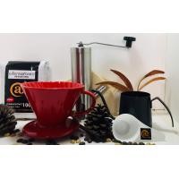ราคา กาสำหรับดริปกาแฟขนาด 250ml ถ้วยดริปกาแฟเซรามิค สีแดง เครื่องบดกาแฟมือหมุน กระดาษกรอง ช้อนตวงกาแฟ 10g y Coffee เมล็ดกาแฟ คั่วกลาง 250g (534406499)