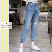 ราคา พร้อมส่ง BabarryJeans ยีนส์ทรงบอยเฟรน วินเทจ เอวสูง ขาดเข่า ปลายขาจั๊ม ผ้ายีนส์ไม่ยืด สียีนส์ฟอก (9107990750)