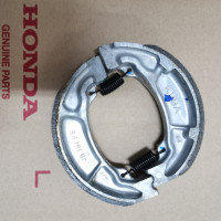 ราคา ผ้าดรัมเบรค ผ้าเบรคหลัง แท้ศูนย์ Click110i Click125 Click LED Click150i Scoopyi ปี2009 2012 PCX125 PCX150 PCX LEDทุกปี Moove Spacy i ผ้าเบรกหลัง ผ้าดรัมเบรก อะไหล่มอไซ (1401298877)