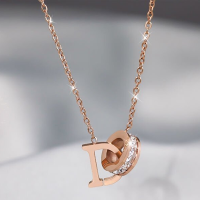 ราคา OYJR สแตนเลสแท้ตัวอักษร D สร้อยคอจี้โรสโกลด์เลขโรมันเกาหลีสไตล์อุปกรณ์เสริมสำหรับผู้หญิง ไม่ลอก ไม่ดำ ไม่แพ้ (12723639589)