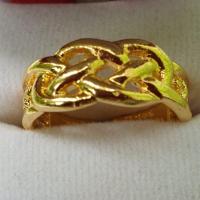 ราคา แหวน พิรอด ไอ้ไข่ มี4สีให้เลือก ทองล้วนและลงยาแดง เขียว น้ำเงิน เด็กวัดเจดีย์ วัสดุทองเหลืองแท้ ปรับขนาดได้ 8 11 57 65 แถมยันต์ ธูปให้หวย (3092170775)