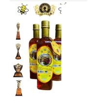 ราคา น้ำผึ้งป่าเดือนห้าขวดเหลี่ยมพลาสติกผึ้ง 3 ตัวแบบ 3 ขวด 1000g (16768514708)
