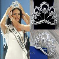 ราคา มงกุฎสีขาวไข่มุกขนาดใหญ่สำหรับงานแต่งงาน เทียร่านางงาม มงกุฎขนนก มงกุฎแบบครึ่งหัว แฮนด์เมดเจ้าสาวมุกคริสตัล Tiara มงกุฎนางงาม (17547322433)