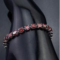 ราคา กำไลข้อมือพลอยโกเมนจันทบุรี Garnet พลอยเกรดพีเมี่ยม พลอยไม่มีตำหนิ มีไฟ สีสวย ทุกเม็ด ตัวเรือนเงินแท้92 5 ชุบทองคำขาว ความยาว 7 นิ้ว (13441998951)
