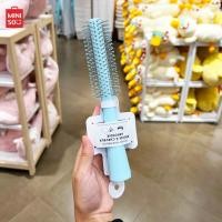 ราคา MINISO แปรงหวีผม หวีนวดศรีษะ หวี Round Hair Brush (17536311565)