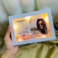 ราคา กรอบรูปเม็ดโฟมมีไฟ กรอบเขย่า ของขวัญวันครบรอบ ของขวัญวันรับปริญญา ของขวัญครบรอบแต่งงาน กรอบรูปตั้งโต๊ะ กรอบรูปแขวนผนัง (14986696753)