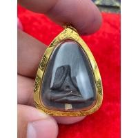 ราคา พระปิดตาหลวงปู่โต้ะวัดประดู่ฉิมพลี รุ่นสร้างอุโบสถหลังยันต์ตรี เนื้อผงใบลานฝังตระกรุดเงิน เลี่ยมทองแท้ (19334061310)