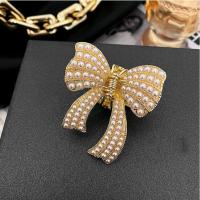 ราคา ร้านไทย กิ๊บหนีบผมโลหะ ผีเสื้อมุก ประดับมุก งานละเอียด สวยหรู ขนาด 5 6cm กิ๊บหนีบผม กิ๊บติดผม ตัวหนีบผม (11252577660)