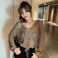 ราคา Hot พร้อมส่ง เสื้อคลุมแขนยาวผู้หญิง คอวี ไหมพรม มีเชือกด้านหน้า มีสร้อยคอแต่งหลัง เนื้อผ้านิ่มใส่สบาย (8575775581)