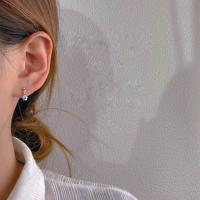 ราคา earika earrings blossom vine ต่างหูห้อยลายดอกไม้ก้านเงินแท้ เหมาะสำหรับคนแพ้ง่าย (19704141455)