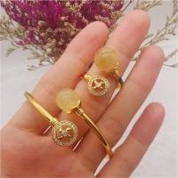 ราคา กำไลหินไหมทอง ใส่แล้วนำโชค หินไหม หินไหมทอง แห่งความสำเร็จทุกประการ กำไลไหมทอง หินไหมทองแท้ กำไลแฟชั่น กำไลนำเข้า สีไม่ลอก ฟรีไซส์ (7592670053)
