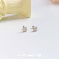 ราคา earika earrings opal clover piercing จิวหูเงินแท้จี้ดอกโคลเวอร์โอปอล ราคาต่อชิ้น มีให้เลือก 3 สี เหมาะสำหรับคนแพ้ง่าย (16125934800)