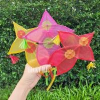 ราคา ว่าวจุฬาจิ๋ว ว่าวสำหรับแก้บน ว่าวจุฬาไอ้ไข่ ว่าวถวาย ชุด3ตัว คละสีเลือกสีได้ (15830724408)