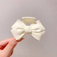 ราคา กิ๊ฟติดผมเกาหลี สีขาวขุ่น กิ๊ฟติดผม กิ๊ฟหนีบหลังหัวฉลาม กิ๊ฟติดผม (19601327545)