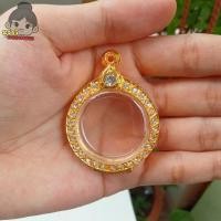 ราคา กรอบพระใส่เหรียญหลวงปู่ชอบ กรอบพระชุบทอง กว้าง3 2 สูง3 2ซม ขนาดจอกระจก (16577329829)