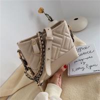 ราคา กระเป๋าใบเล็กกระเป๋าผู้หญิงสไตล์ตะวันตกกระเป๋าสะพายไขว้ผิวสัมผัสดีแมตช์ชุดง่ายแนวเกาหลีฮิตแบบใหม่2021กระเป๋ากาเบรียลสะพายไหล่เดียวมีโซ่แฟชั่น (14644694356)