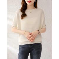 ราคา พร้อมส่ง เสื้อไหมพรม คอปาดแขนสั้น แต่งกระดุมแขน ทอลายขวาง ผ้านิ่มเก๋ๆ แขนค้างคาว (19458509781)