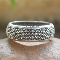 ราคา กำไลข้อมือลายไทย กำไลข้อมือลายล้านนา กำไล กำไลข้อมือ กำไลโบราณ ลายดอกจิก เงินรมดำ ขนาด 16 cm น้ำหนักดี งานแท้ (18783055628)