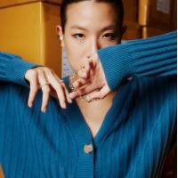 ราคา knitCircle BEST REGARDS Cardigan 3สี Office collection เสื้อคาร์ดิแกนไหมพรมโอเวอร์ไซส์ แขนยาว ผ่าหน้า มีกระดุม ลายทอ Rib แนวตั้ง เนื้อผ้านุ่มสบาย (20426859411)