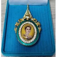 ราคา เข็มกลัด ล็อกเก็ตพระบรมฉายาลักษณ์ พระพันปีหลวง ล้อมเพชร พร้อมกล่อง (15881613440)