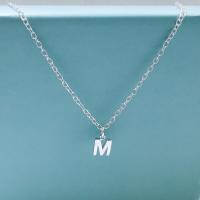 ราคา สร้อยคอพร้อมจี้ตัวอักษร A M เงินแท้925 สร้อยยาว18 นิ้ว สินค้าส่งพร้อมใบรับประกันเงินแท้ กล่อง และถุงผ้า งานสวยวิ้งๆ ให้เป็นของขวัญได้เลย (11174453700)