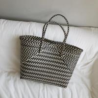 ราคา กระเป๋าผู้หญิงแบบใหม่ปี2023กระเป๋าแบบหิ้วตะกร้าผักยอดนิยมกระเป๋าสานฟางทำด้วยมือความจุใหญ่กระเป๋าชายหาดกระเป๋าถัก (819164866)