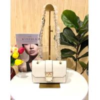 ราคา NEW LYN CROSSBODY BAG HANDBAG ใหม่ กระเป๋าถือ กระเป๋าสะพายข้าง กระเป๋าสะพายไหล่ ของแท้ 100 (20563551323)