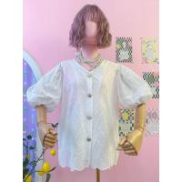 ราคา เสื้อแขนพองฉลุลูกไม้สีขาว (19807381642)