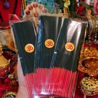 ราคา ॐ ธูปหอมอินเดีย ॐ กลิ่นดอกไม้รวม หอมถึงสรวงสวรรค์ชั้นฟ้า แบบก้านสั้น พร้อมส่ง (16965968883)