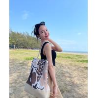 ราคา Charin brand กระเป๋าผ้าพลีท ลาย Brown flower (17792921469)