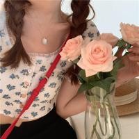 ราคา เสื้อครอปแขนตุ๊กตาคอเหลี่ยม เสื้อครอปคอระบายเนื้อผ้าฝ้าย เสื้อผ้าผู้หญิงแต่งกระดุมหน้าสวยมาก (15013970175)