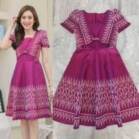 ราคา เดรสผ้าไทย ผ้าทอลาย อัดกาว แบบกั๊กคอจีน ทรงย้วย ซิบหลัง (19691359680)