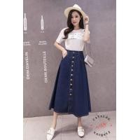 ราคา MOCO กระโปรงยีนส์ยาว ทรงบาน แต่งกระดุมหน้า (11112531025)