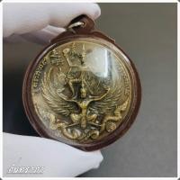 ราคา พระนารายณ์ทรงครุฑ หลังหนุมาน ๘ กร เหรียญหล่อพิมพ์ใหญ่ หลวงปู่กาหลงเขี้ยวแก้ว วัดเขาแหลม จี้พระเลี่ยมกรอบอย่างดี จ สระแก้ว จันทราภา (16988446428)