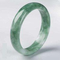 ราคา เกรด A สร้อยข้อมือกำไลหยกสำหรับผู้หญิงสไตล์จีนโบราณกำไลหยกหยกเขียวธรรมชาติพร้อมกล่องเก็บเครื่องประดับ 54 64มม (17859931622)