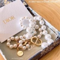 ราคา CD pearl choker สร้อยสวยๆหรูหรามากค่ะ ดีไซน์เรียงขนาดไซต์มุกใหญ่ไปเล็กค่ะ ห้อยจี้CDสีทองค่ะ ตะขอมีปั๊มนะคะ Di orค่ะ (20016812146)