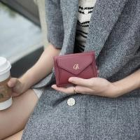 ราคา Charin Bag Maily ใหม่ ใบสั้น 3 พับ งานออกแบบสุดคิวท์ ทรงน่ารักมาก ขนาดเล็กแต่จุมาก กระเป๋าสตางค์หนังวัวแท้ (937574842)