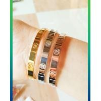 ราคา กำไรโอมสีเงิน ช่วยดูดทรัพย์ กําไลสแตนเลสแท้ สินค้าไม่ลอก ไม่ดำ ใส่อาบน้ำได้ เสริมดวง เสริมโชคลาภ (11313661104)