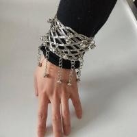 ราคา คลาสสิกrhinestoneกำไลข้อมือเชื่อมโยงห่วงโซ่แหวนนิ้วเสน่ห์สาวผู้หญิงโซ่เต้นรำถุงมือสร้อยข้อมืออุปกรณ์งานแต่งงาน (19367852170)