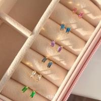 ราคา Cush th tiny stud earrings ทักแชทมาแจ้งสีได้เลยนะค้า (12996069220)